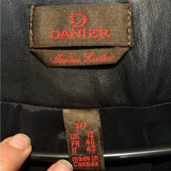 Danier, Leather Women’s Jacket, Italian Leather, Small - Picture 2 of 8